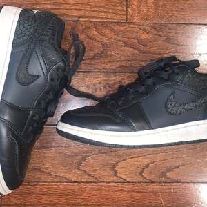 Jordan 1‎ Low Black Elephant Print Streetwear Sneakers 5.5Y